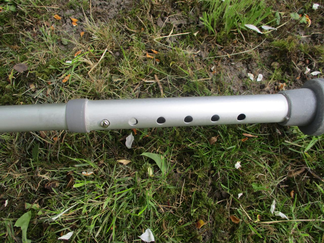 In hoogte verstelbare douchestoel met anti slip zitting