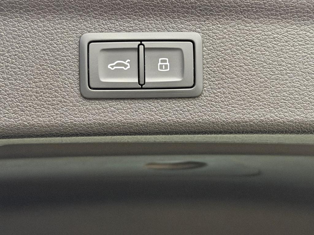 Audi Q3 35 tfsi 150pk s-tronic s-line | alcantara | keyless | dode hoek | e