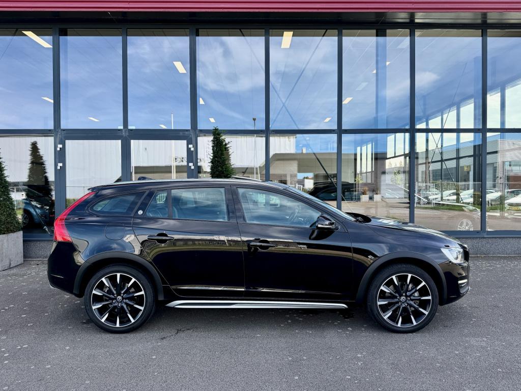 Volvo V60 cross country 2.0 t5 summum leder ecc dak