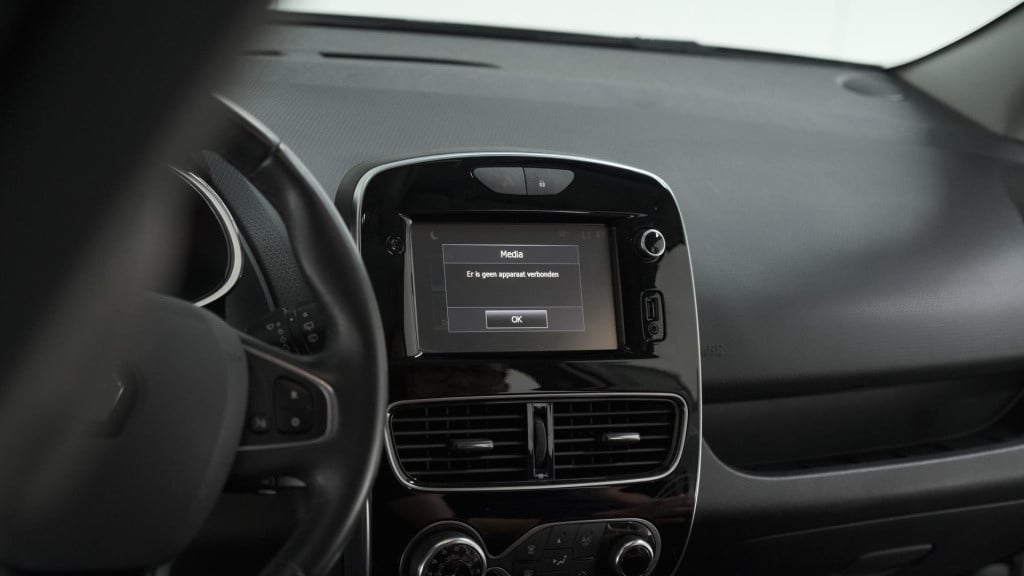Renault Clio estate tce 90 intens | trekhaak | navigatie | parkeersensoren 