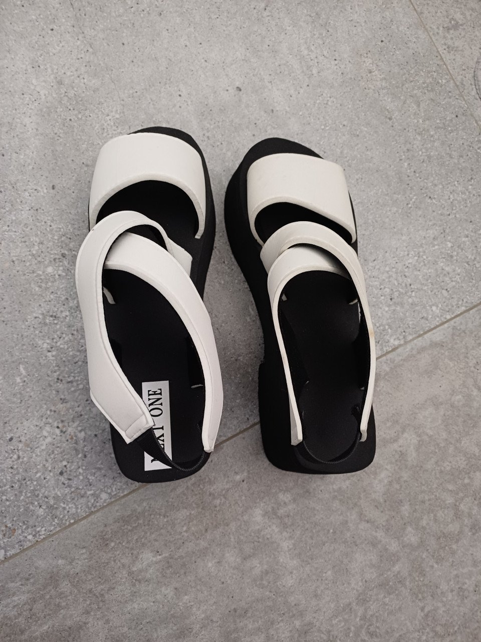 Nieuwe plateau sandalen