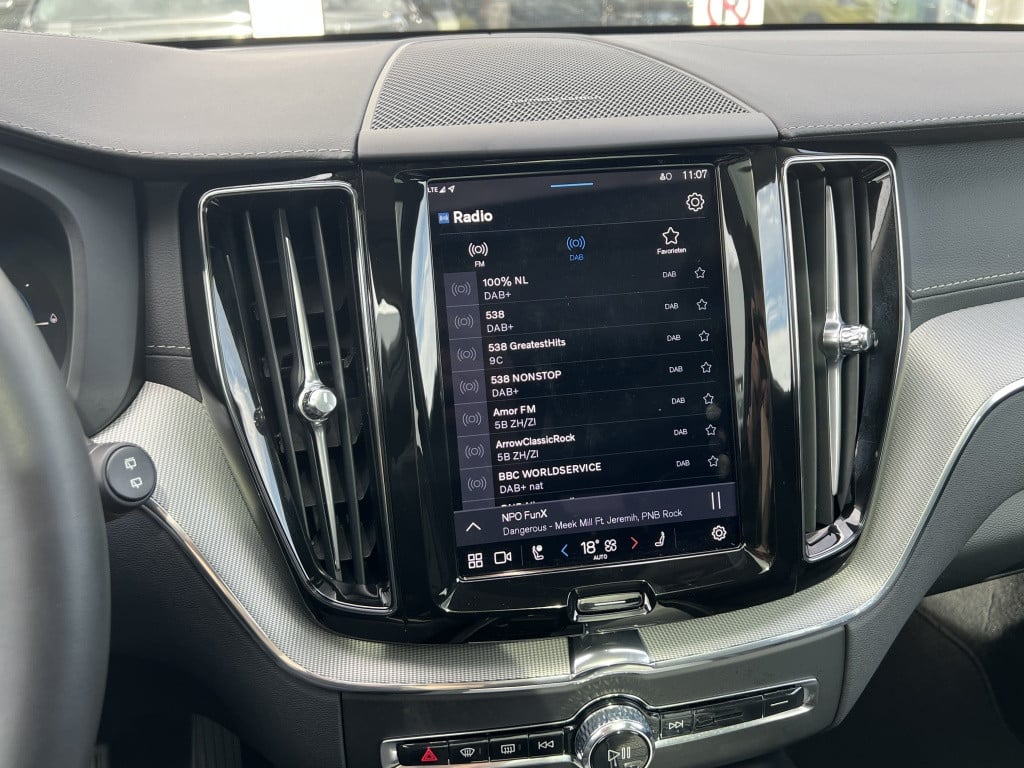 Volvo XC60 t6 398pk recharge ultra dark| panodak| 360camera| adap.cruise| t