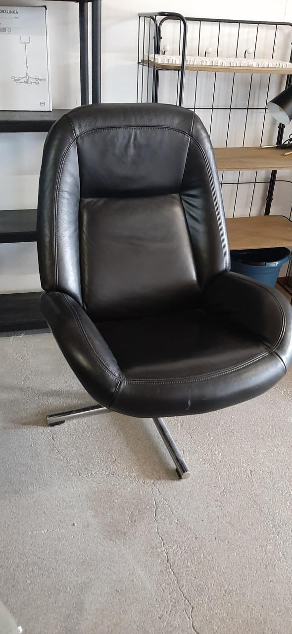 Zwart leren stoel