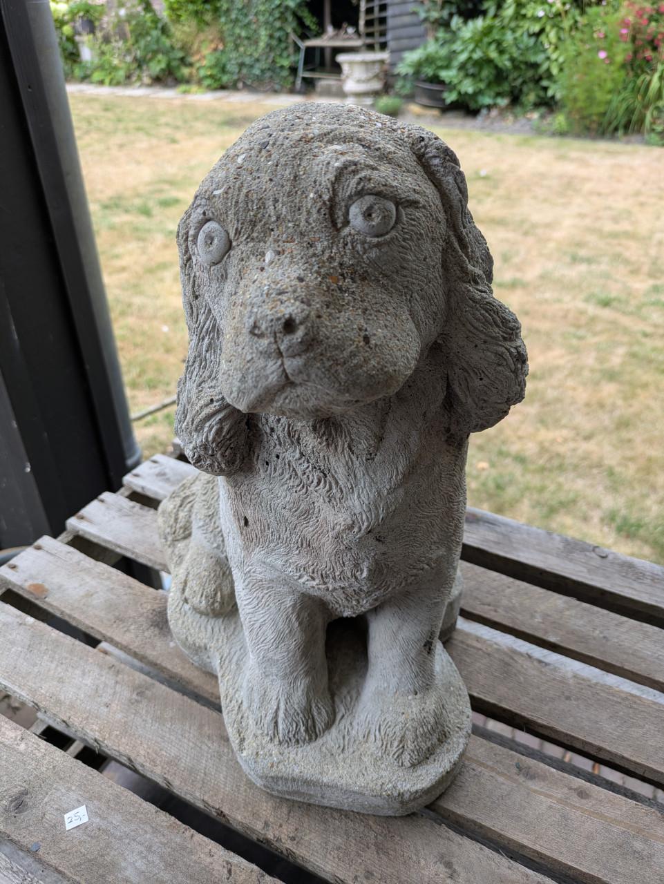 Betonnen beeld Cocker Spaniel