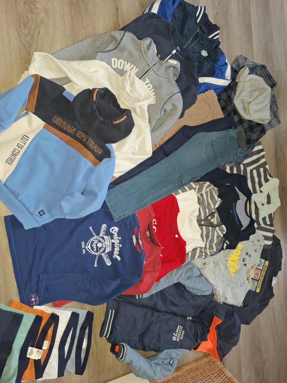 Pakket jongenskleding maat 122-128