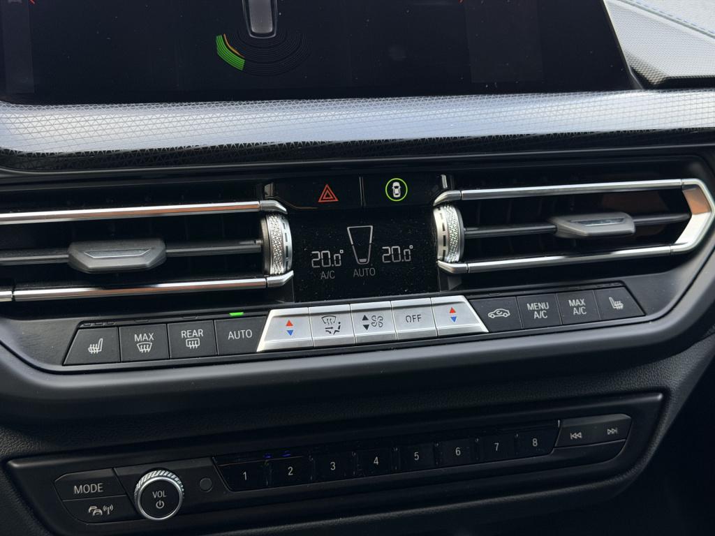 BMW 1 Serie 118i m-sport | carplay | parkeer sensoren | dab | cruise contro