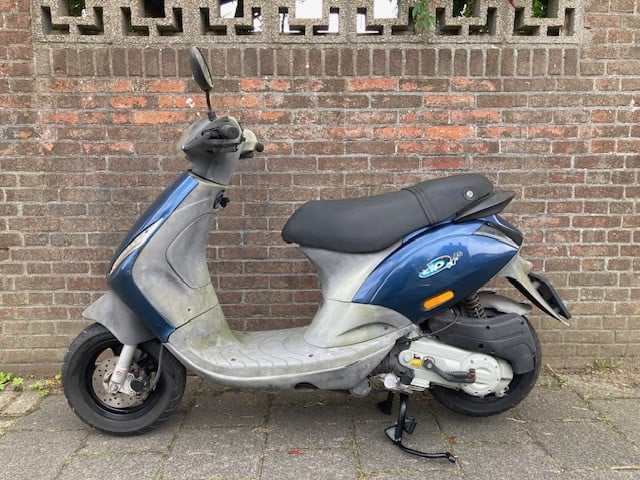 LEUKE PIAGGIO ZIP 4 TAKT SNOR SCOOTER VAN 1E EIGENAAR ! BJ 2012