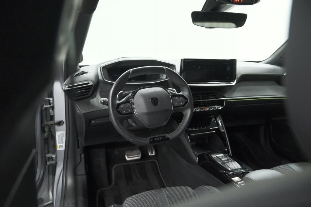 Peugeot 2008 puretech 130 eat8 gt | 360 camera | adaptieve cruise control |