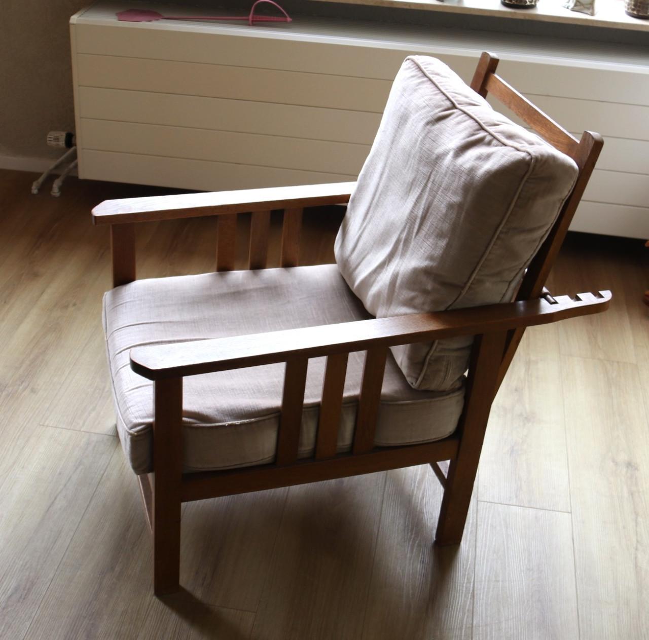 Antieke Rookstoel  ( eiken )