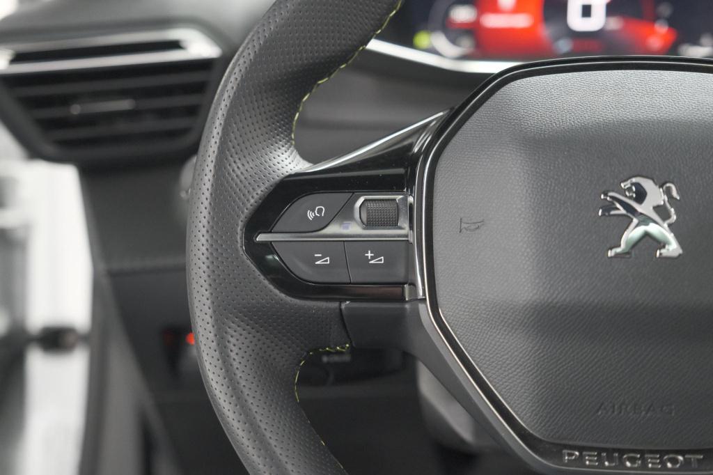 Peugeot 2008 puretech 130 gt | elektrisch panoramadak | camera | dodehoekde
