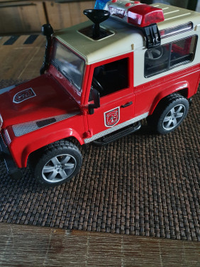 Leuke vintage Bruder Landrover brandweerauto met accessoires...