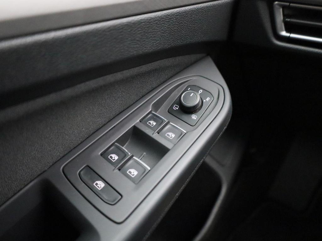 Volkswagen Golf variant 1.0 tsi life | navigatie | stoel/stuur verwarming |