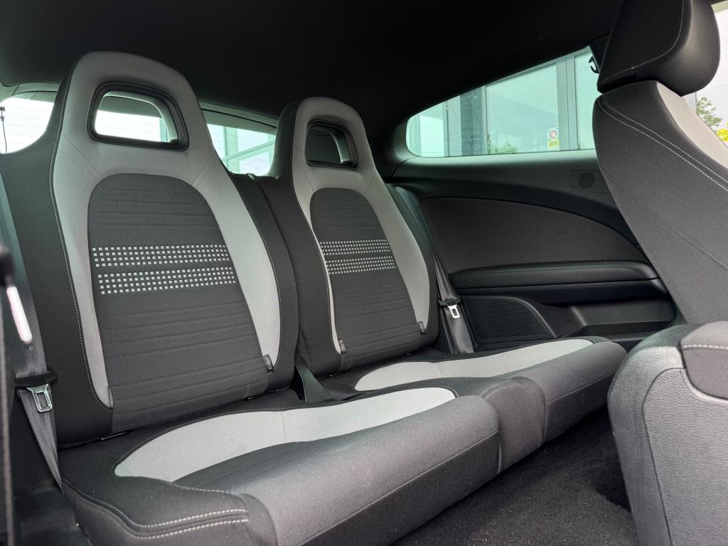 Volkswagen Scirocco 1.4 tsi life * xenon * stoelverwarming * pdc * clima