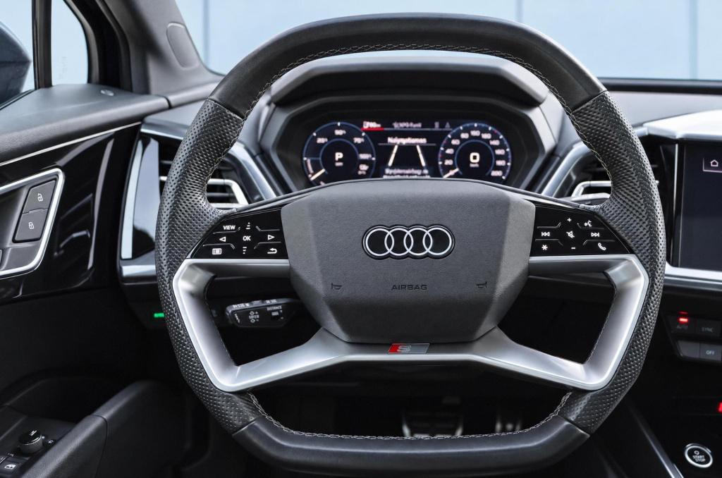 Audi Q4 E-tron 45 quattro s edition 77 kwh 266pk | soh 91,2% |