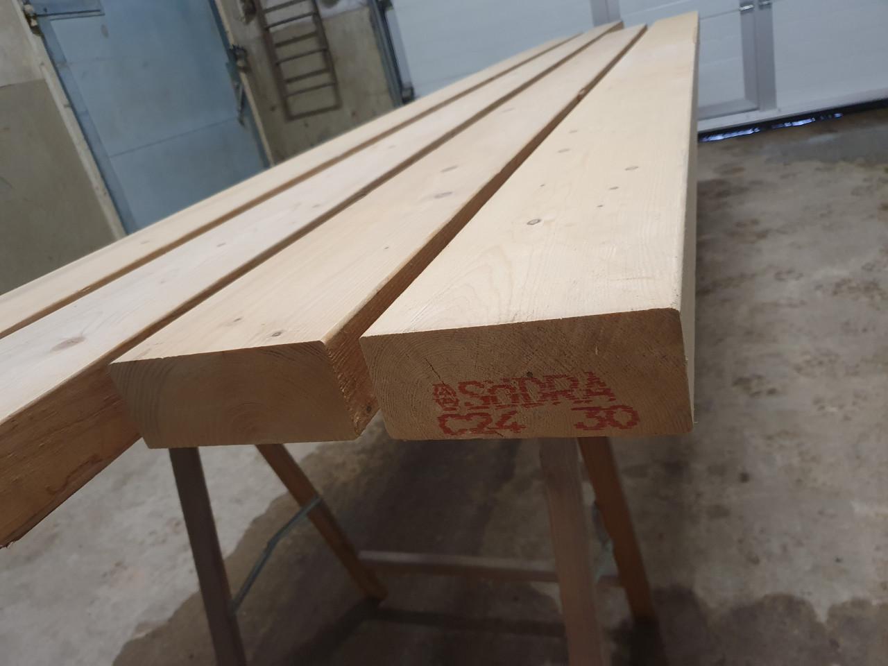 4 nieuwe vurenhouten Gording balken totaal 16 Meter