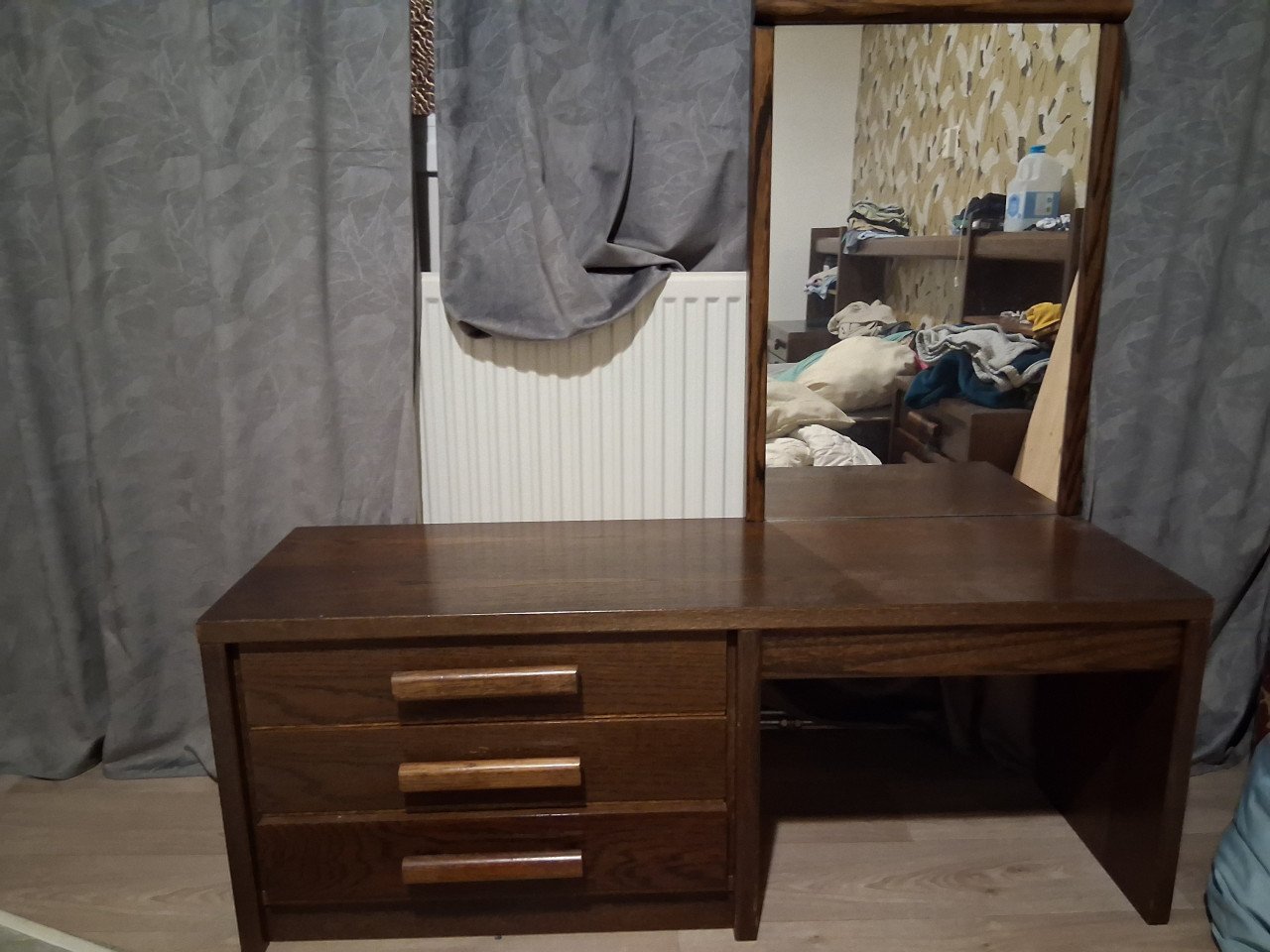 Te koop ladekast met spiegel