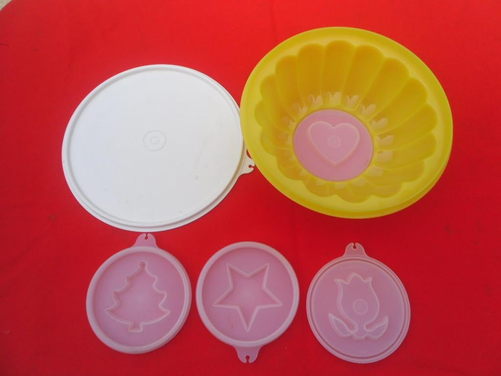 TUPPERWARE PUDDINGVORM MET 4 VORMPJES