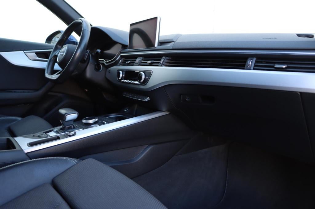 Audi A4 avant 40 tfsi sport s line 190pk s tronic trekhaak | pano | navi