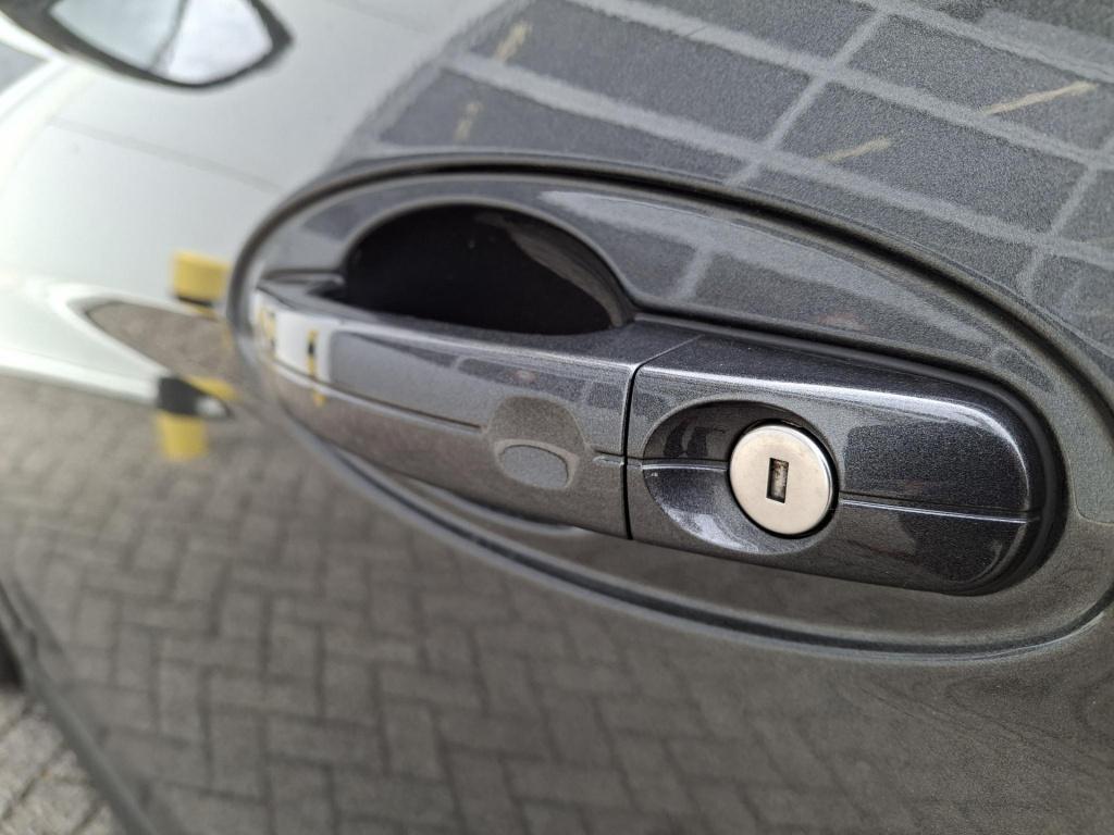 Ford C-max 1.0 titanium | trekhaak | parkeersensoren v+a | keyless entry+go
