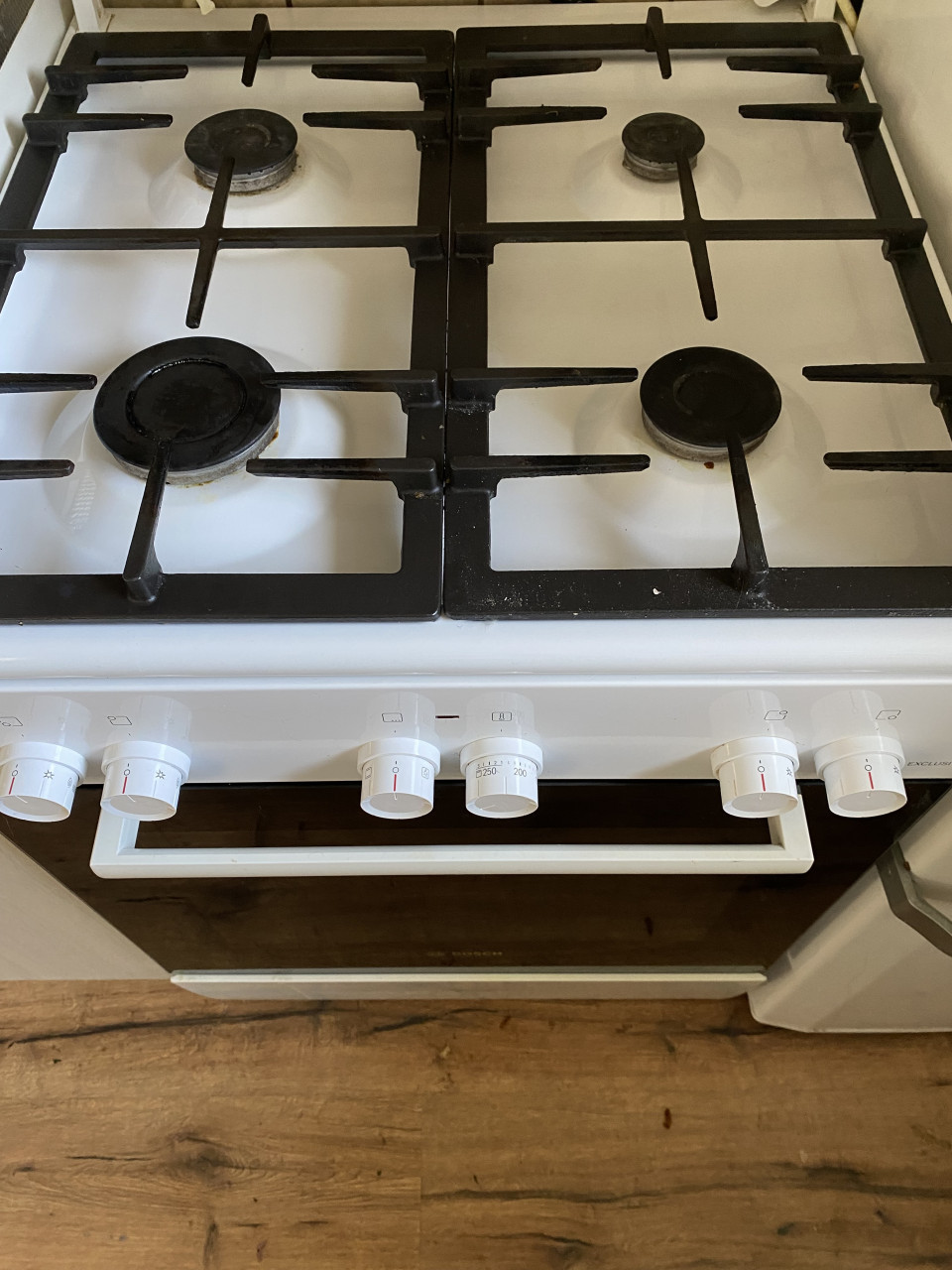 Net Bosch 4 pits gasfornuis met oven