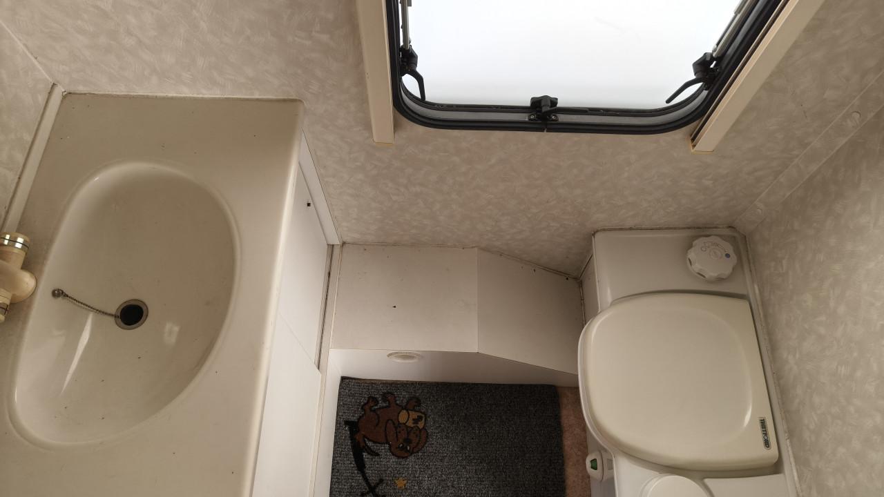 Weippert 655  2000 bj-  Ideale caravan voor seizoenplaats