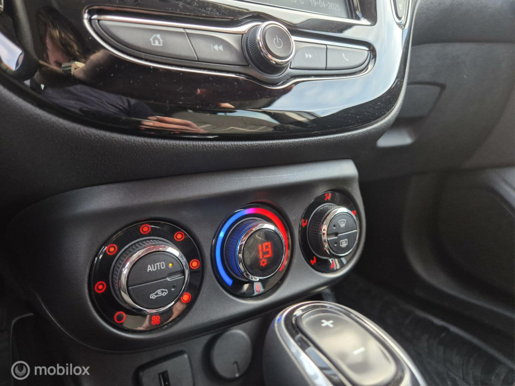 Opel Corsa 1.4 volautomaat / stuur- & stoelverwarming / camera