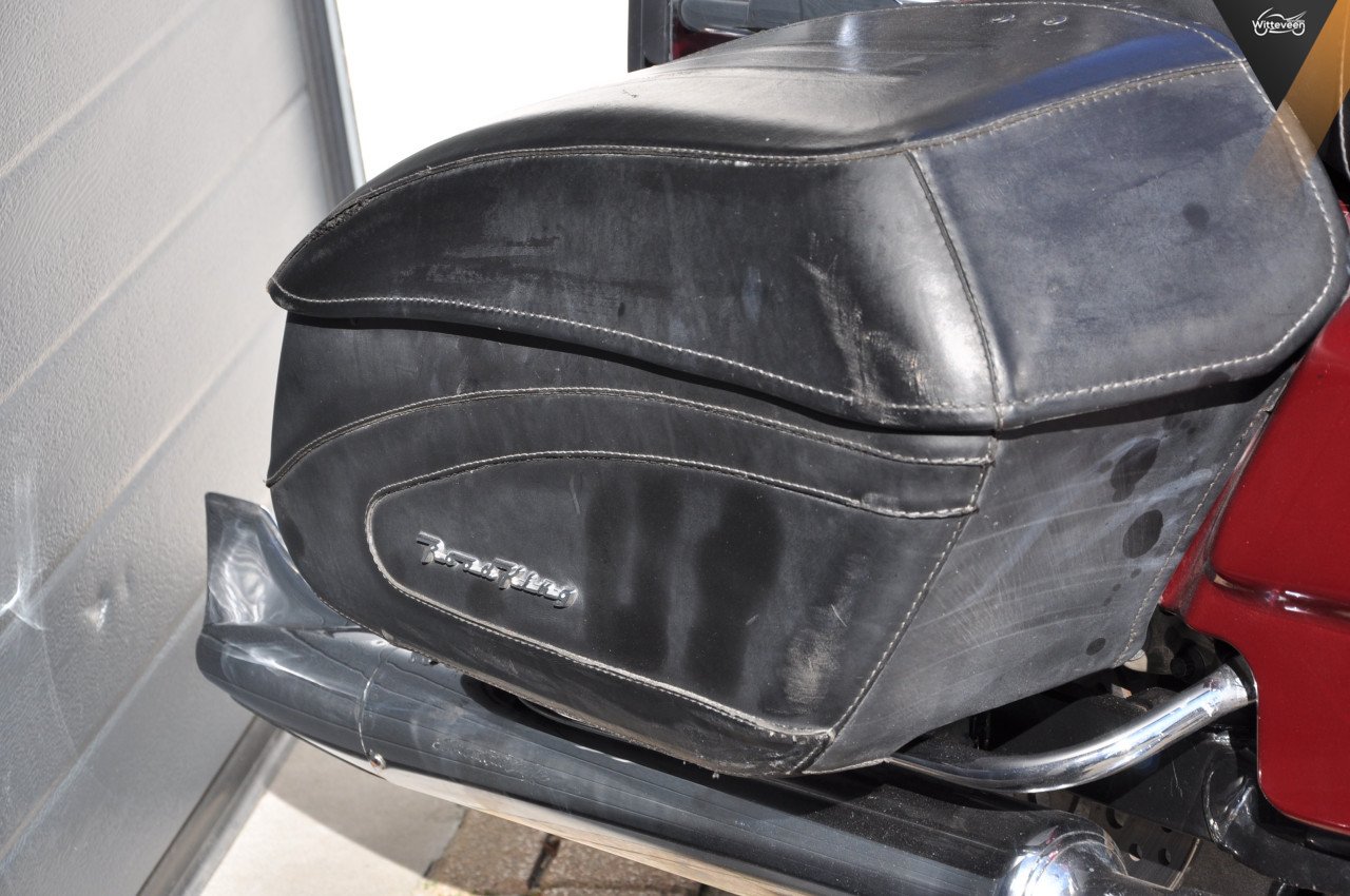 Harley Davidson FLHRSI Road King Custom Strakke motor!