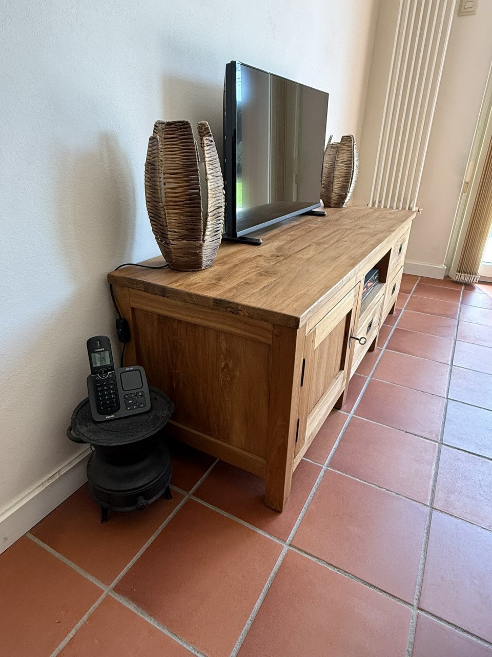 Te koop aangeboden: teak houten TV kast