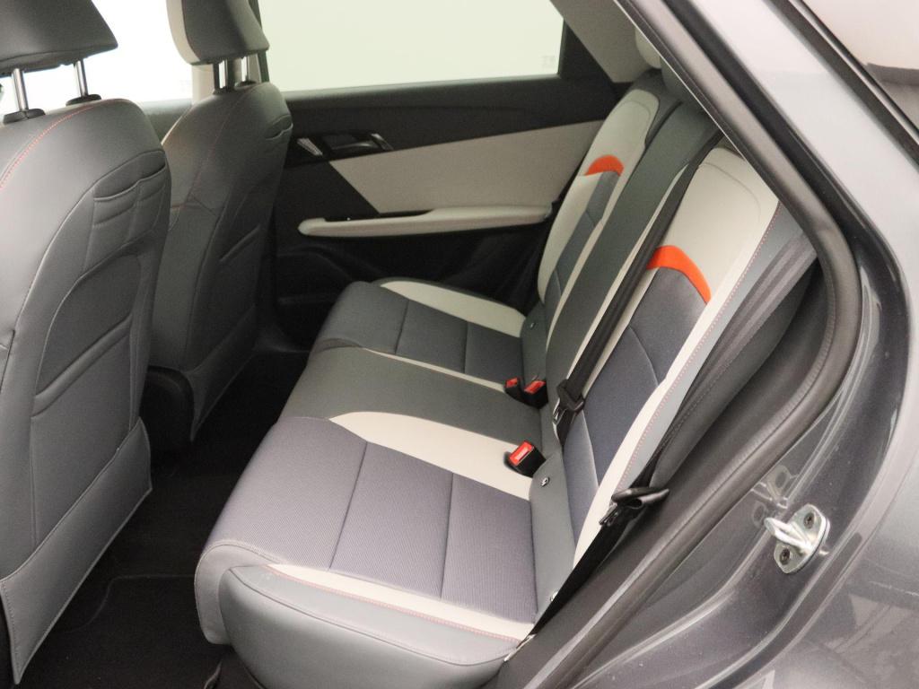 MG Mg4 long range luxury 64 kwh | carplay | stoelverwarming | stuurverwarmi