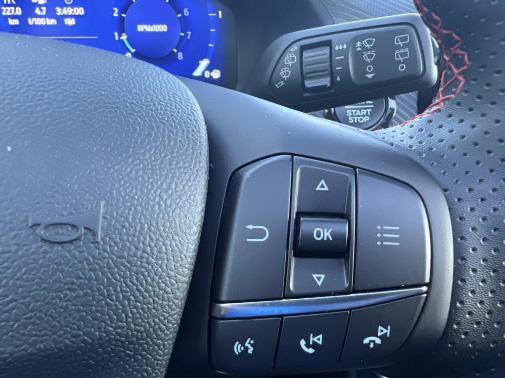 Ford Puma 1.0i ecoboost hybrid 125pk st-line x ,panodak , 19 inch , voorrui