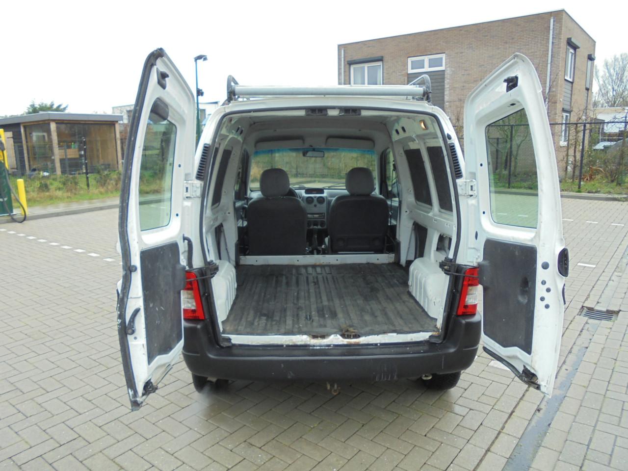 Berlingo 1.4i grijskenten benzine ZO MEENEEM AUTO ,AUTO BOUWD DRUK OP