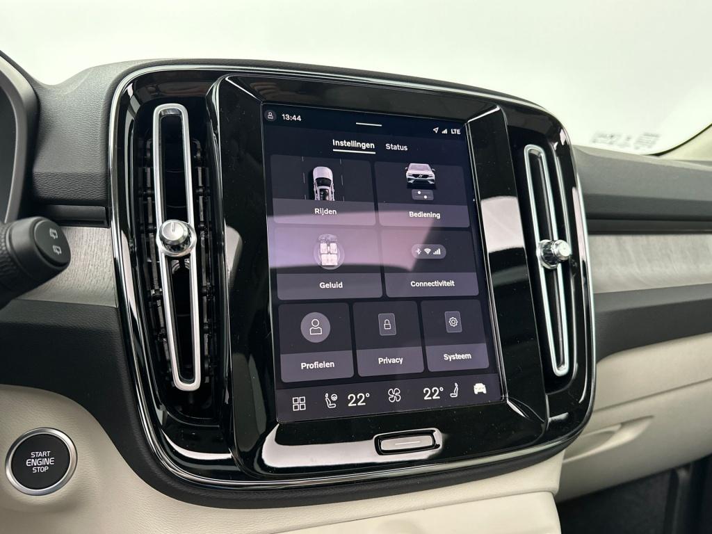 Volvo XC40 b4 gt plus dark pano