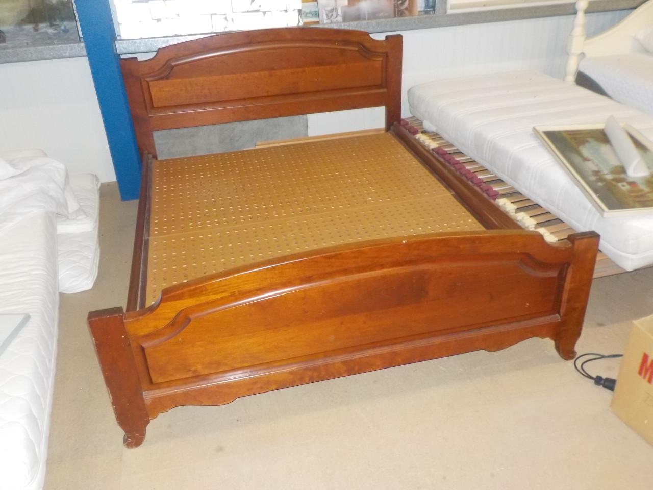 Mooie kwaliteit massief eiken ledikant met bodem 150 x 200 cm