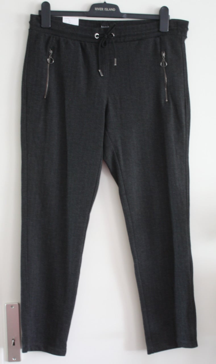 Nieuwe grijze zwarte zachte broek  maat 40