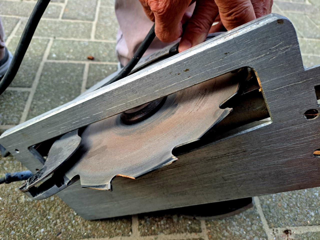 Cirkelzaag ELU MH30 1600W