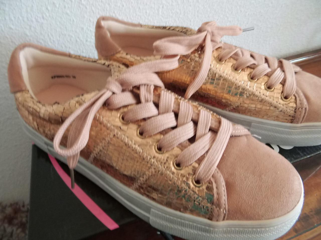 Sneakers van MOOM maat 39.5.