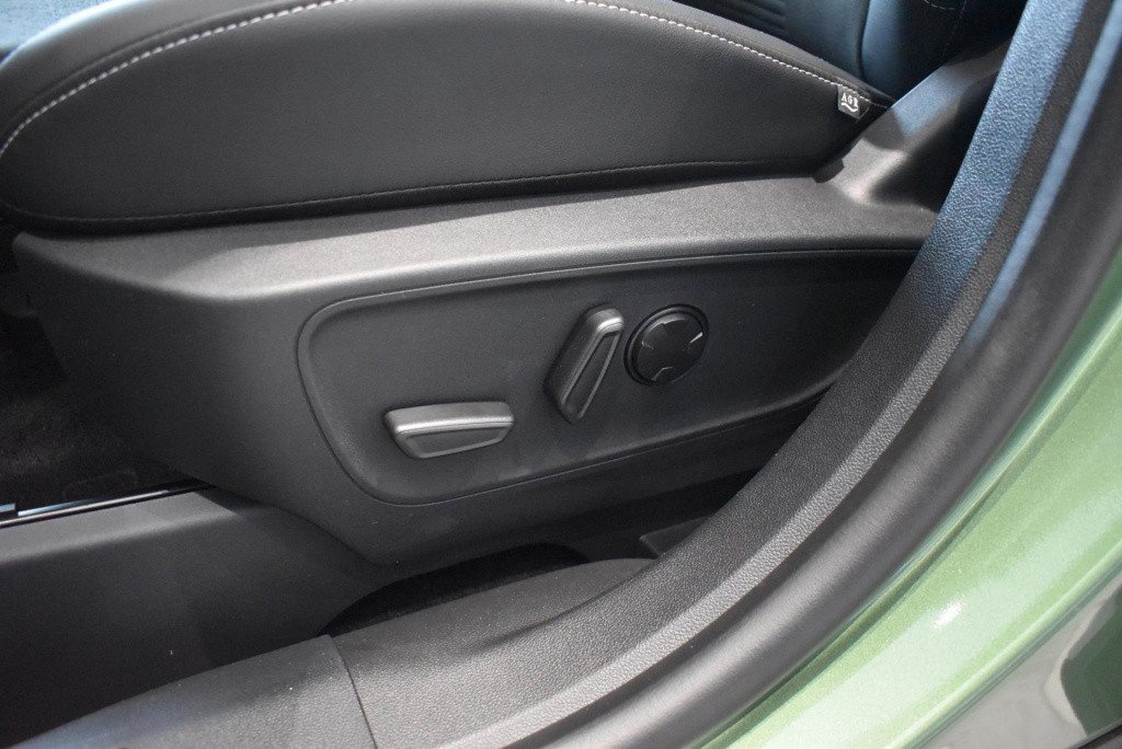 Ford Kuga 2.5 phev active x | €4000.- korting | 0.99% rente via ford option