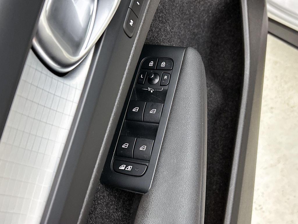 Volvo XC40 1.5 t4 plug-in hybrid plus bright | automaat | apple carplay / a