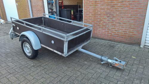 Verschillende 2e hands bakwagen.