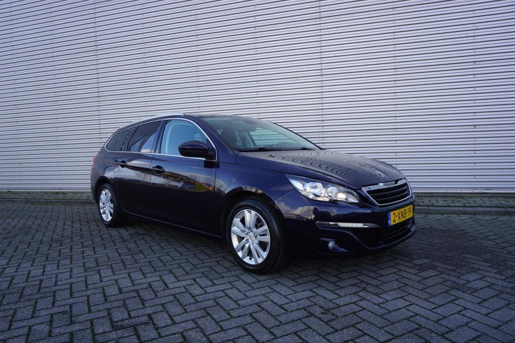 Peugeot 308 sw 1.2 e-thp blue lease executive climate / navi / cruise / pan