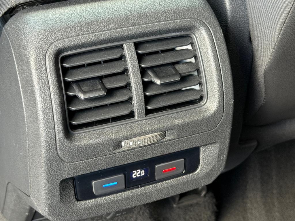 Volkswagen Touran 1.5 tsi 150pk highline | trekhaak | led | carplay | 17 in