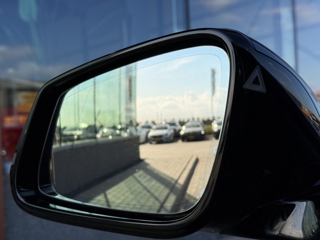 BMW 3-serie 320i m-sport | 360 camera | head-up | leder | schuif / kantel d