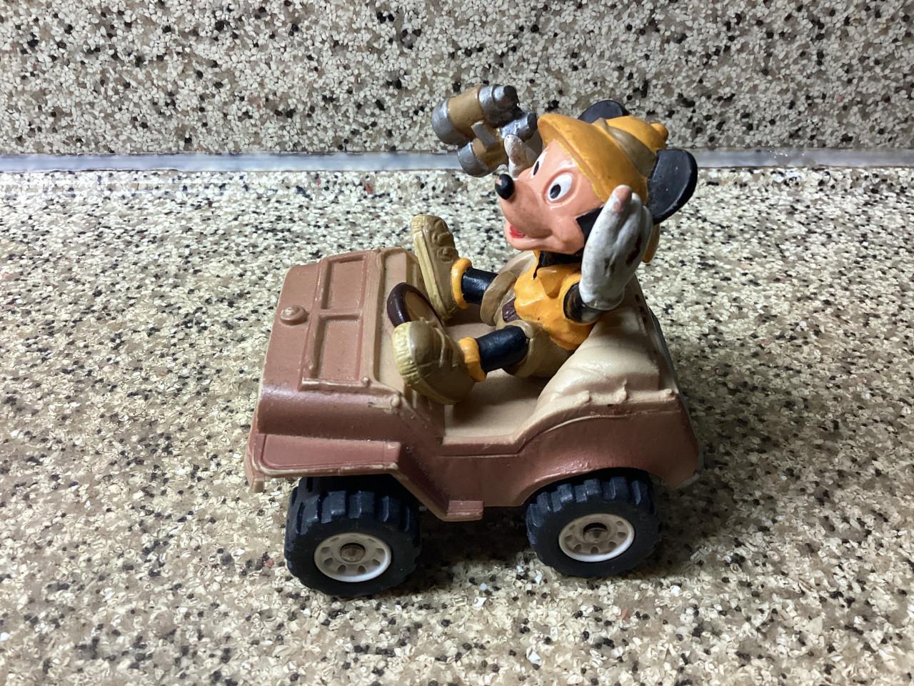 Micky Mouse op safari.   HANDPAINTED.   Bullyland.