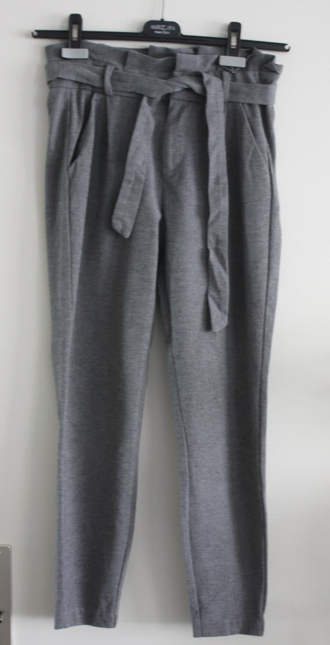 Grijze pantalon met centuur maat s-32