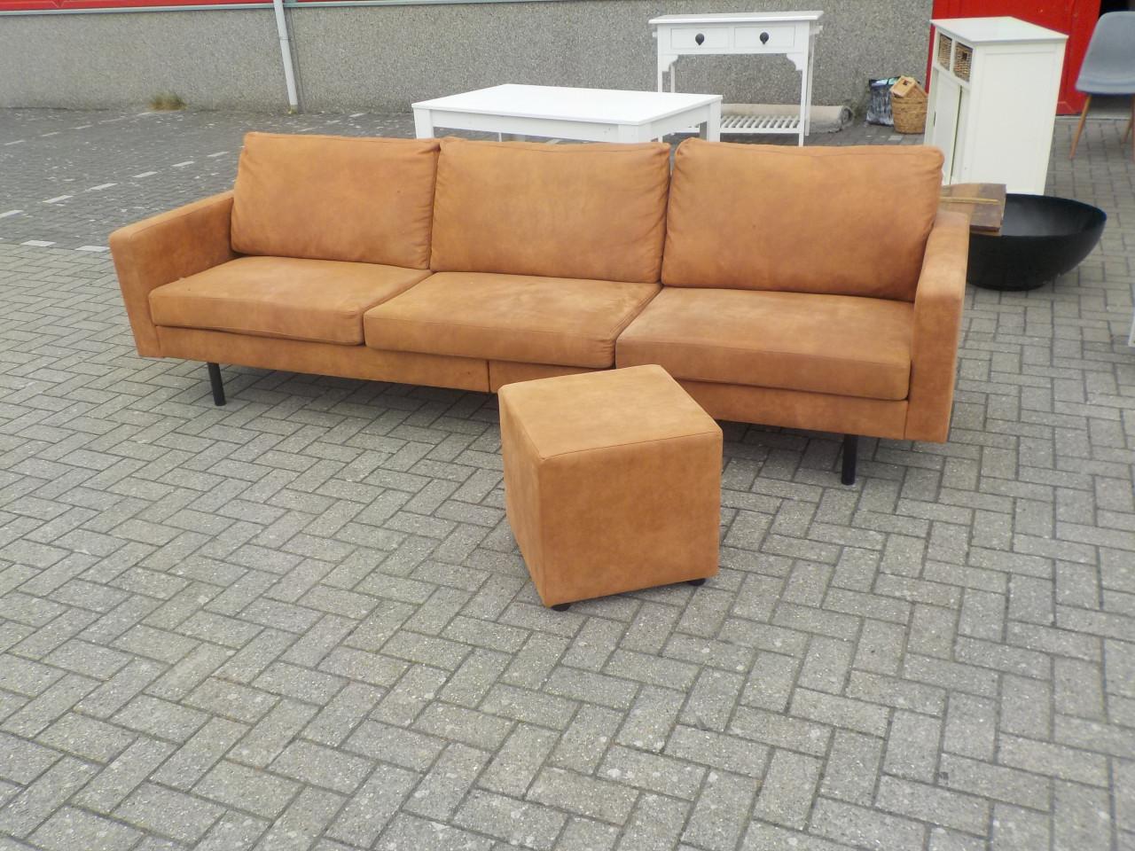 Extra grote 2 delige bank 280 cm + poef 45 x 45 cm in goede staat