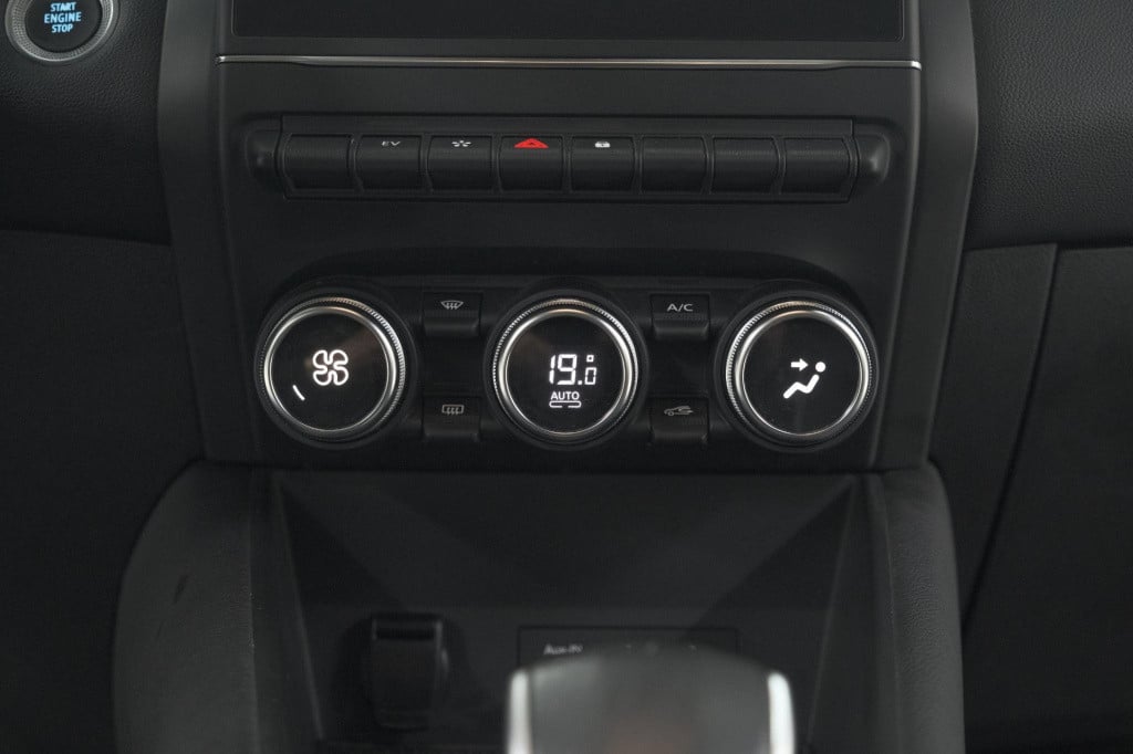 Renault Captur 1.6 e-tech plug-in hybrid 160 intens | parkeersensoren | app