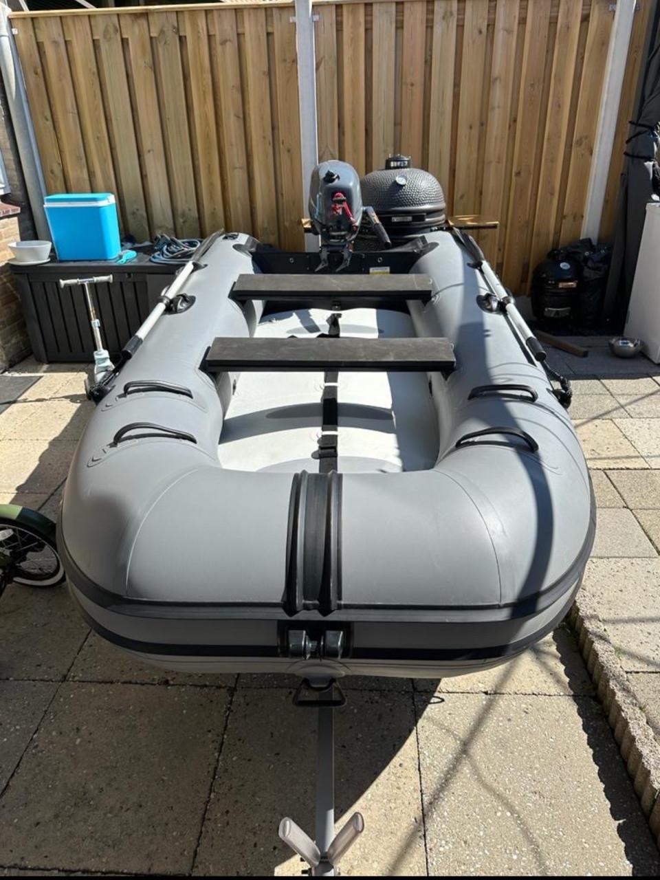 Mercury rubberboot 320