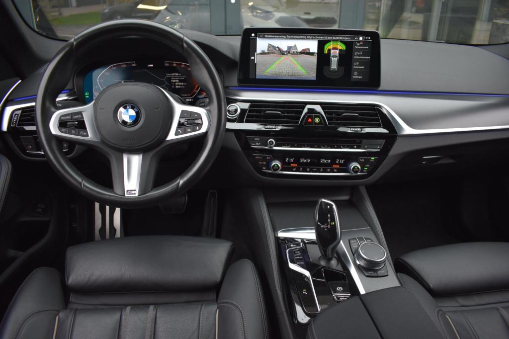 BMW 5 Serie touring 520i m-sport | laserlight | nap | dealer onderhouden | 
