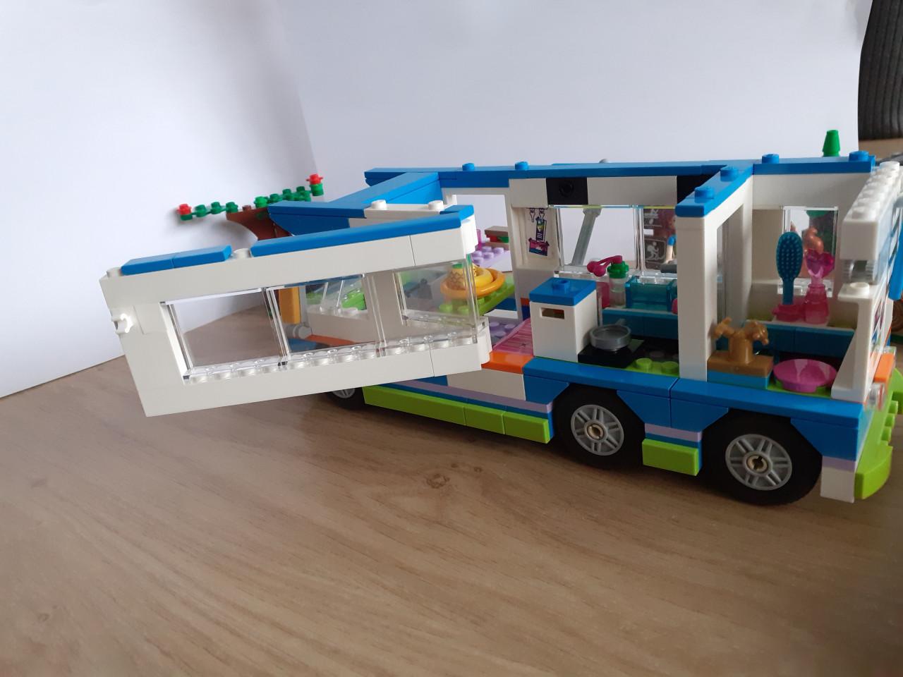 Lego Friends camper