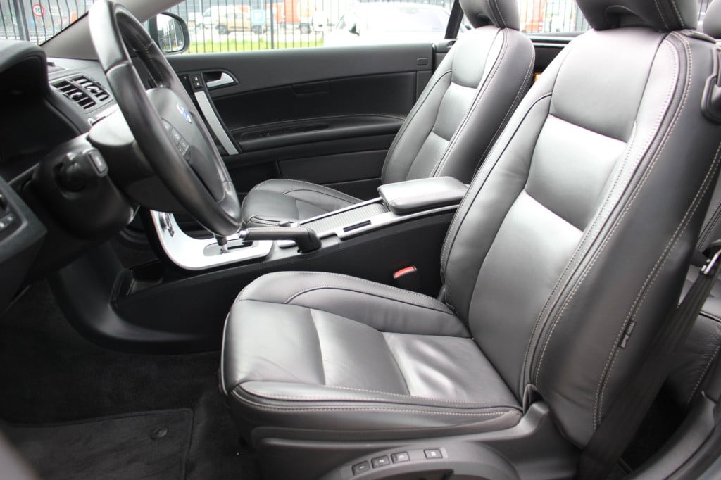 Volvo C70 convertible 2.5 t5 momentum | cruise | 230pk | leder/elec. stoele